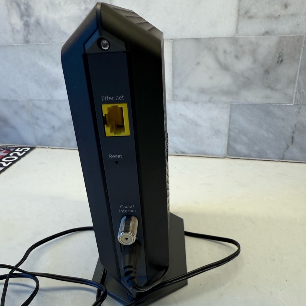 Netgear Modem CM700 - Picture 3 of 4